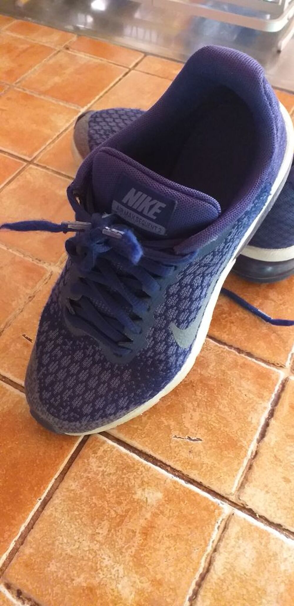 Basket, pointure 36 et demi et 37 et demi nike ,et jouet 80 Jeux / jouets