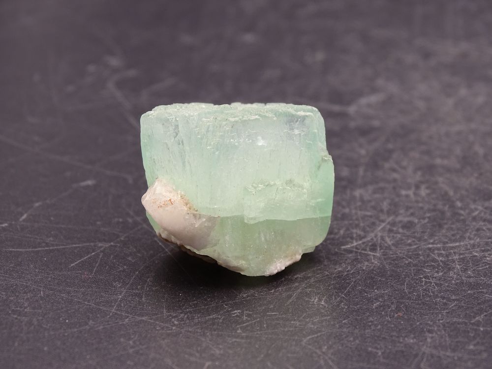 Cristal d'Apophyllite sur Stilbite Nasik Maharashtra Inde 