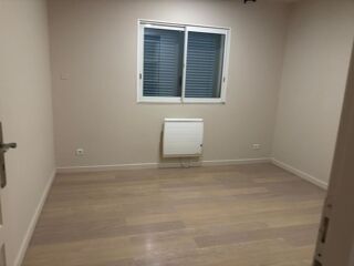  Appartement à louer 3 pièces 75 m²