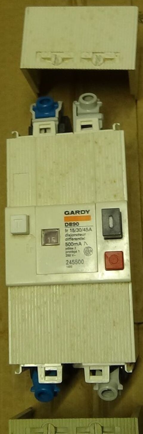 DISJONCTEUR  MONOPHASE 500mA 20 Balma (31)