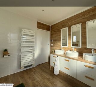 Vente Villa 156 M2, 4 chambres,2 Sdb, piscine, etc......... Caves