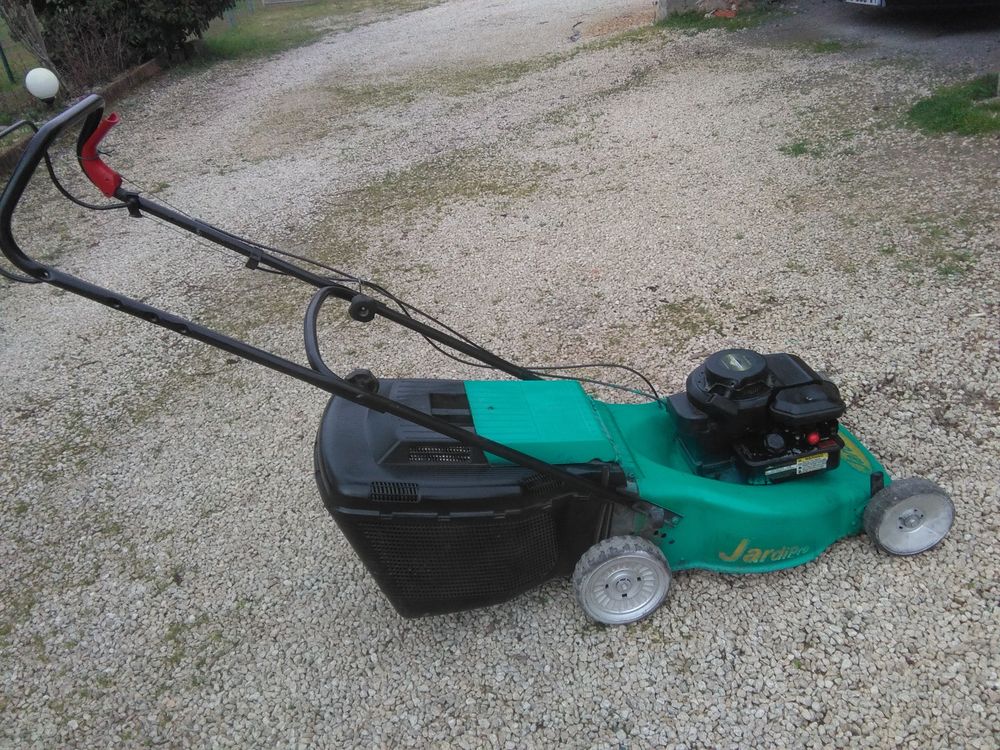 tondeuse &agrave; gazon non tract&egrave;e honda Jardin