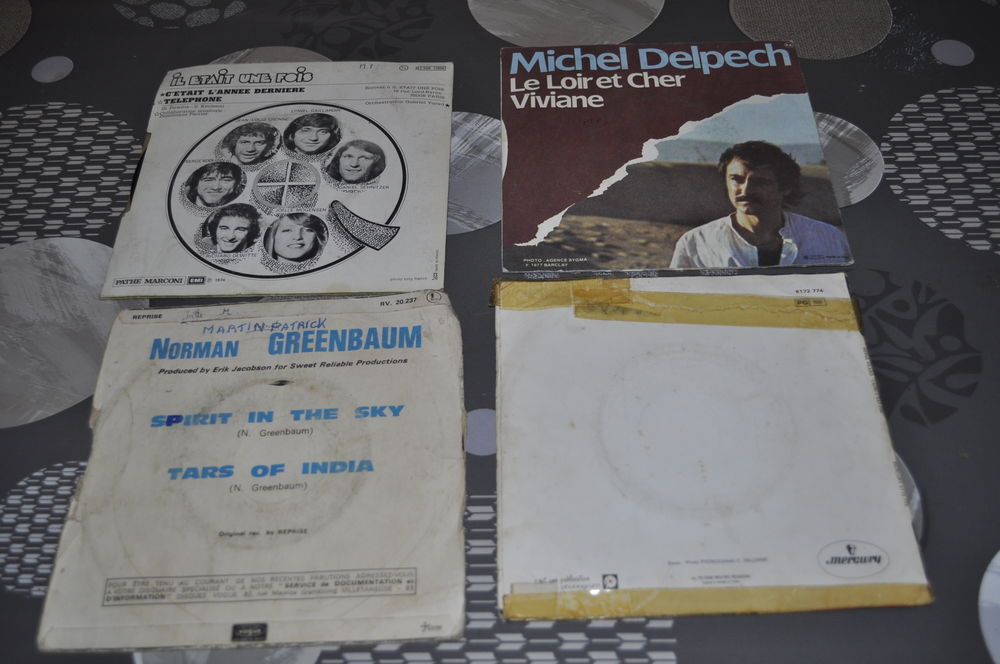 Lot de 45 tours vinyles avec &quot;Michel Delpech&quot; CD et vinyles