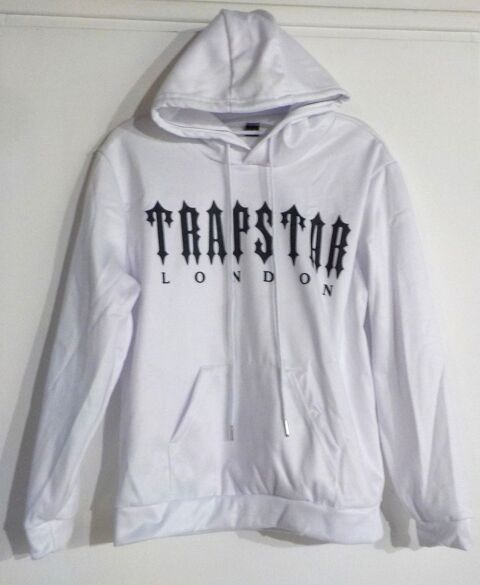 SWEAT A CAPUCHE BLANC  T. LONDON  10 Bubry (56)