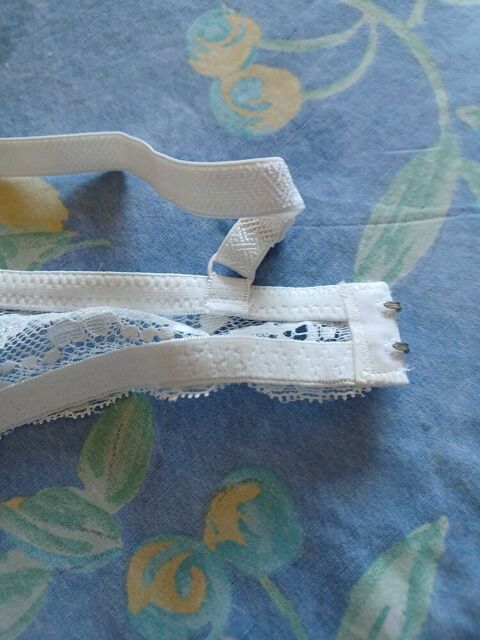 soutien gorge en dentelles Saint-Nazaire (44)