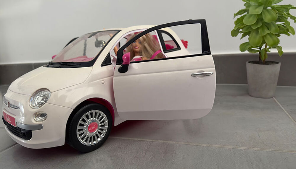 "La Fiat 500 de Barbie" et "Le scooter de Barbie" Jeux / jouets