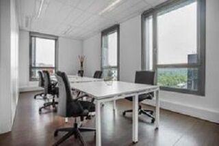   Bureau privé à louer pour 3 personnes à BORDEAUX HQ, Ravezies Bordeaux