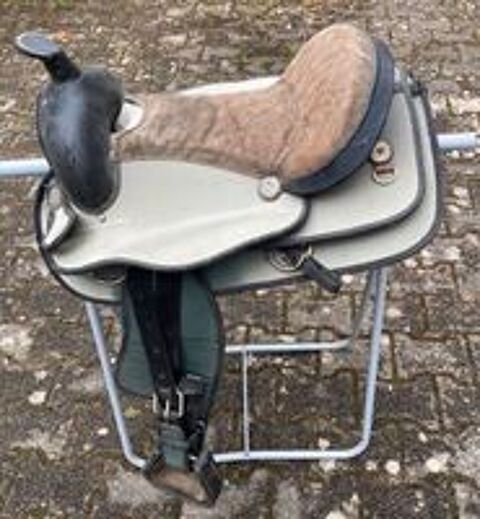   Selle western synthétique 
