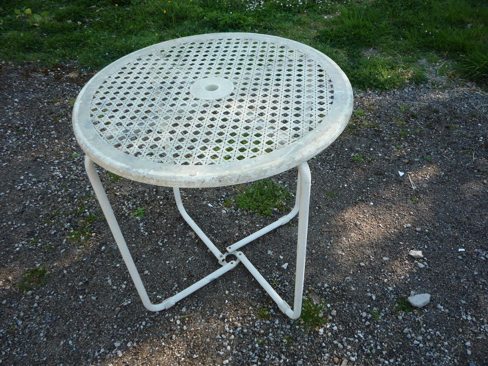 Table de jardin (L)
Meubles