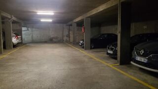  Parking / Garage � louer 14 m� Paris