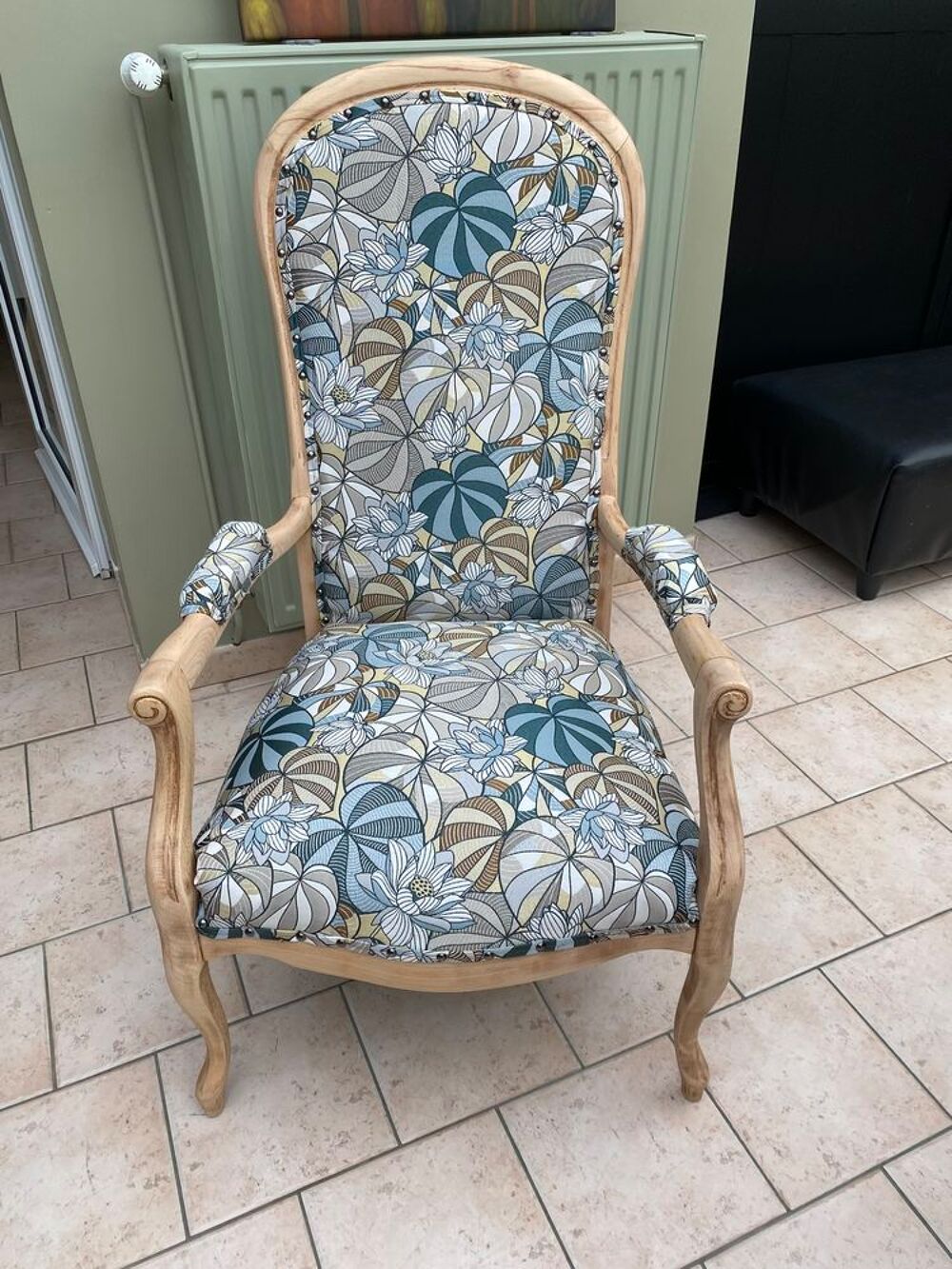 Fauteuil voltaire ancien enti&egrave;rement restaur&eacute; Meubles
