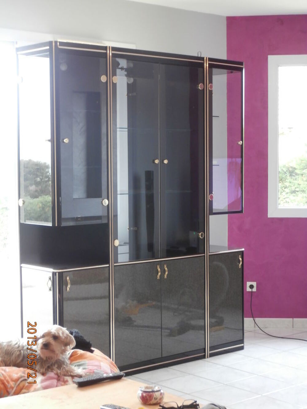 meuble vitrine contemporain avec luminaire interieur Meubles