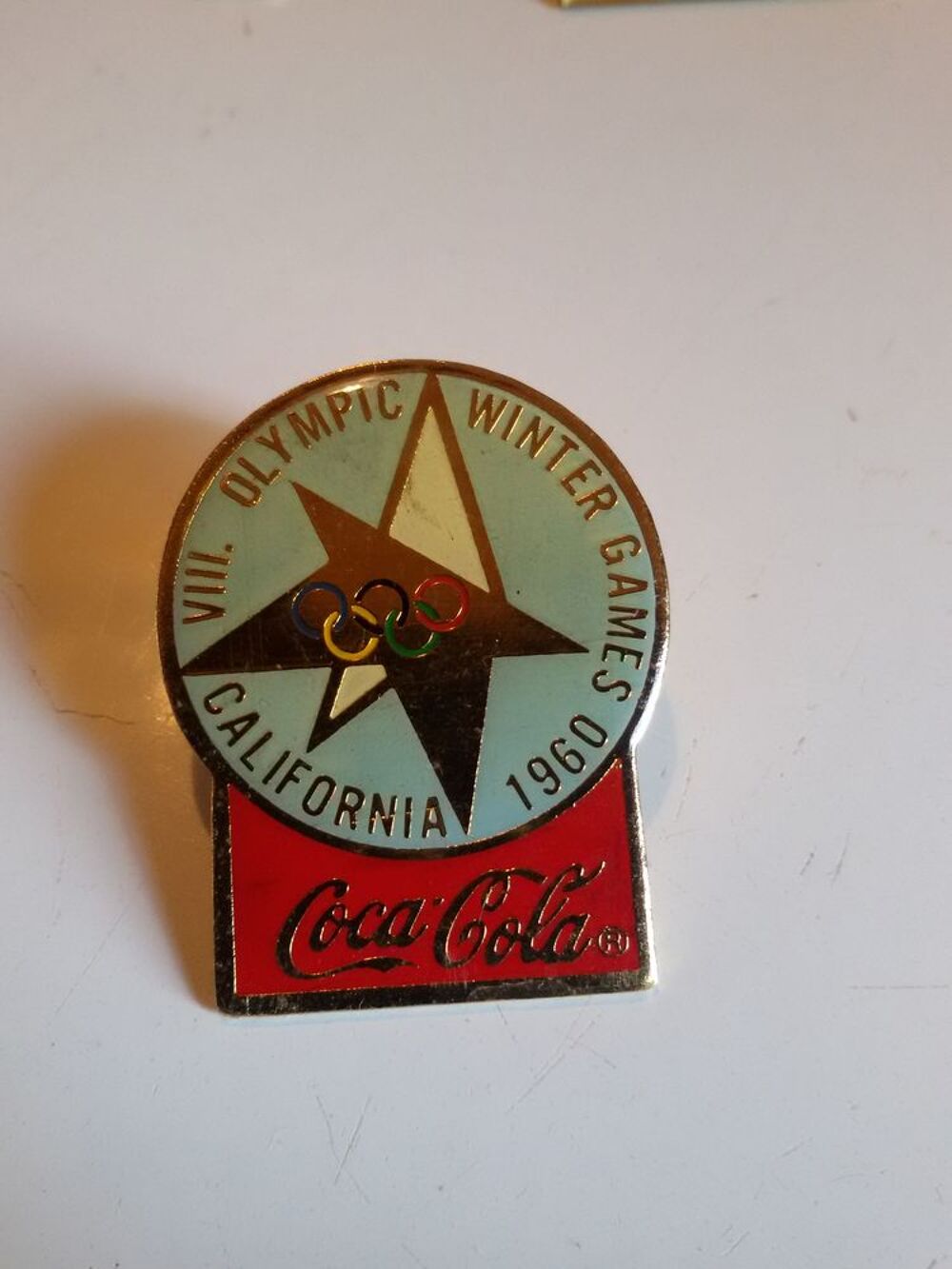 pin's cocacola des jeux olympiques de CALIFORNIE 1960 TBE 