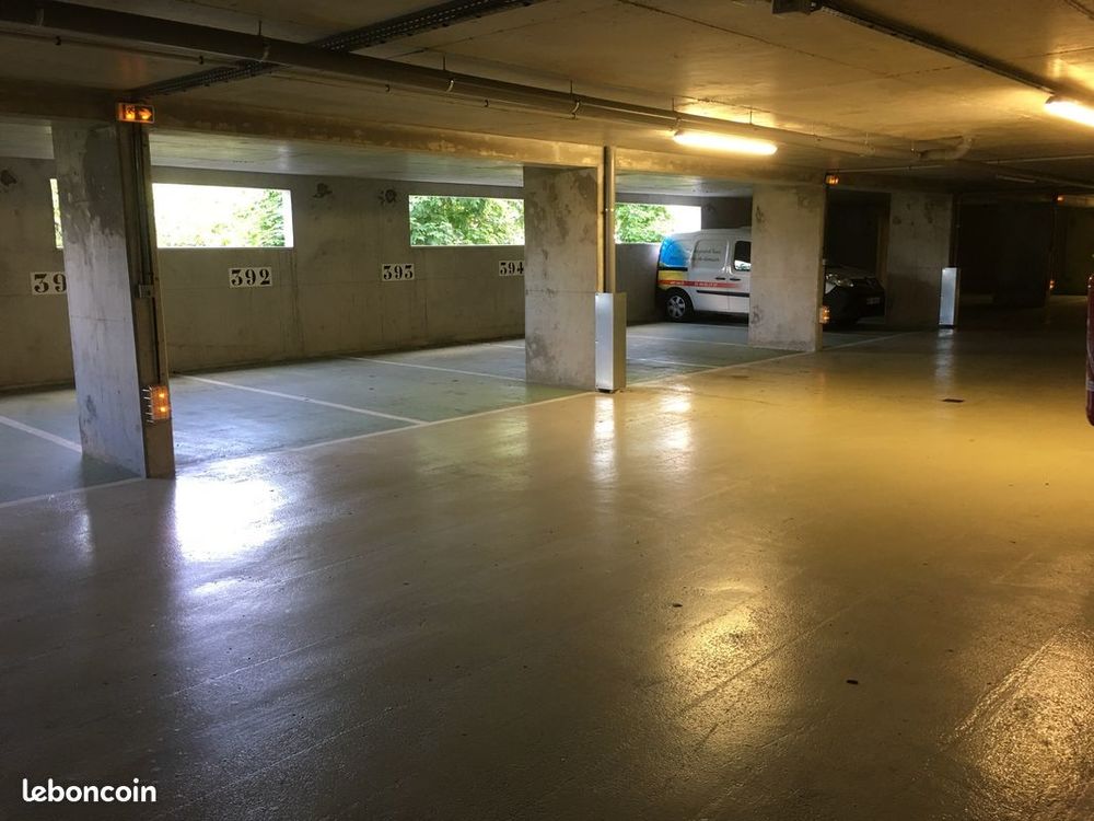 Vente Parking/Garage Place de parking couverte et sécurisée - Eragny (95610) Éragny