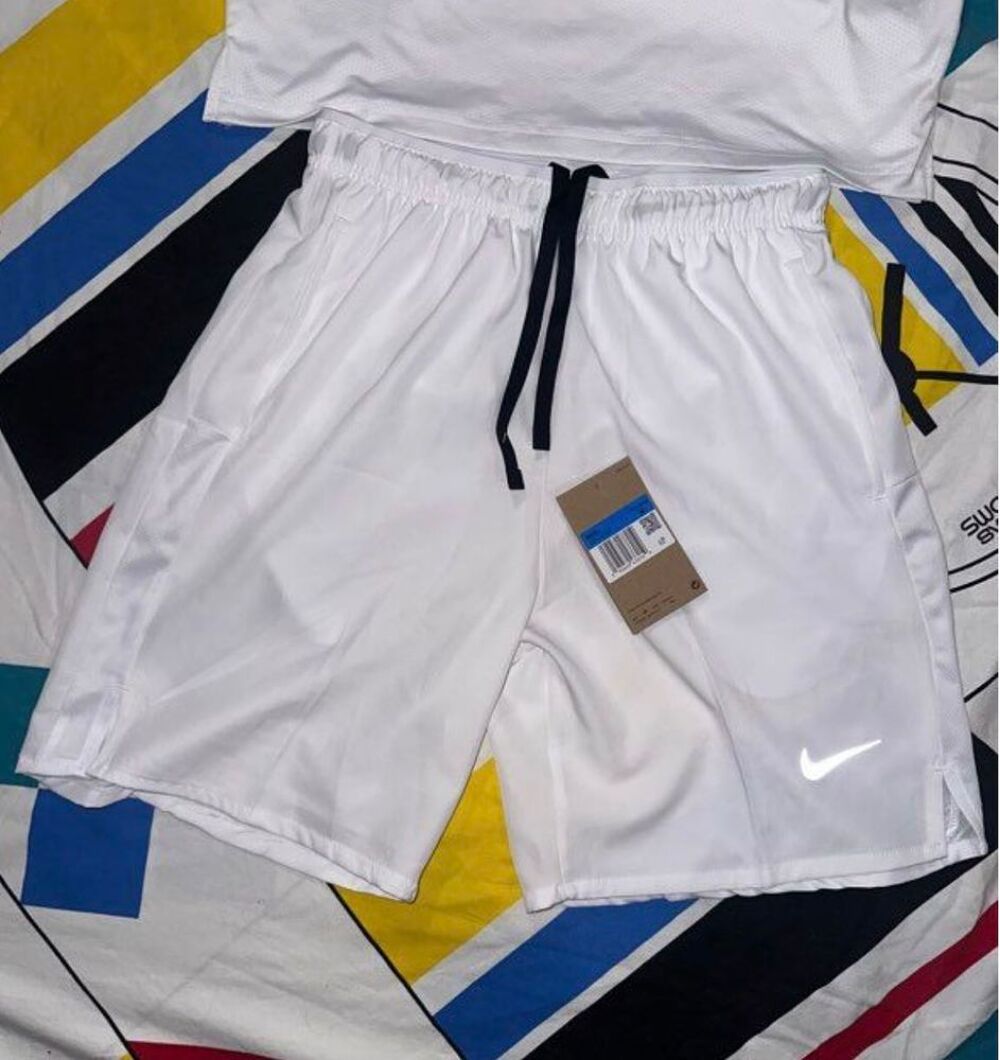 ensemble nike neuf taille M Vêtements