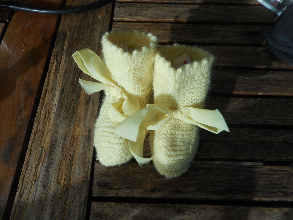 Paire de bottons au tricot jaune Vêtements enfants
