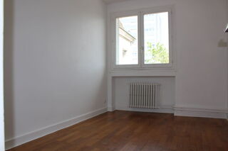  Appartement à louer 3 pièces 64 m²