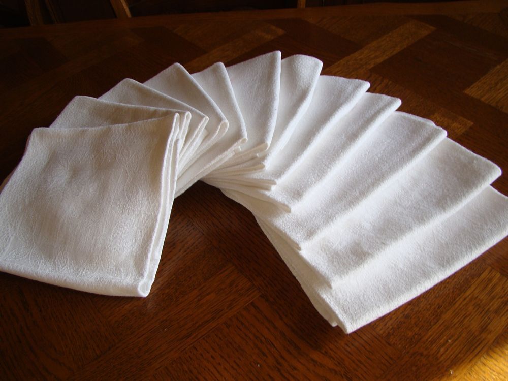Nappe ancienne en damass&eacute; + 12 serviettes ann&eacute;es 1930 Décoration