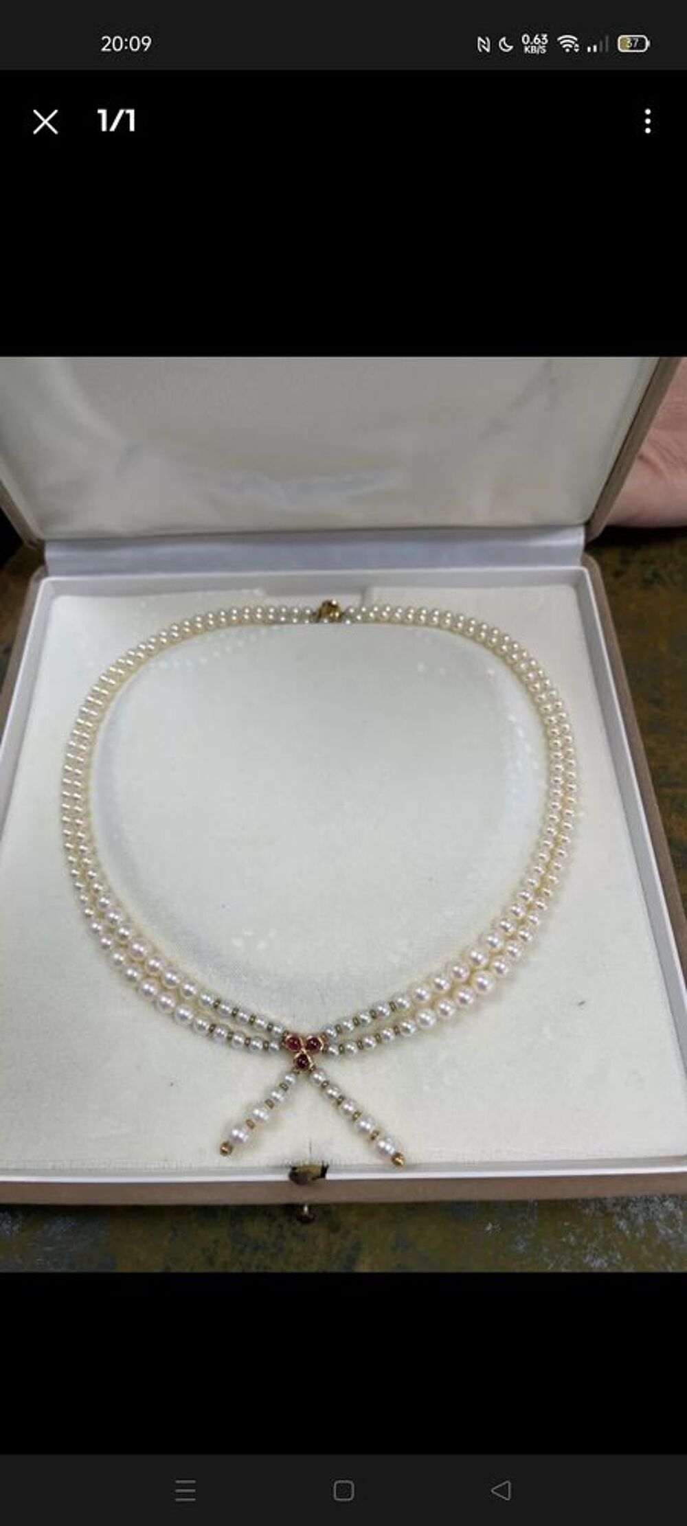 Collier de perles naturelles Japon fermoir or 18k et rubis Bijoux et montres