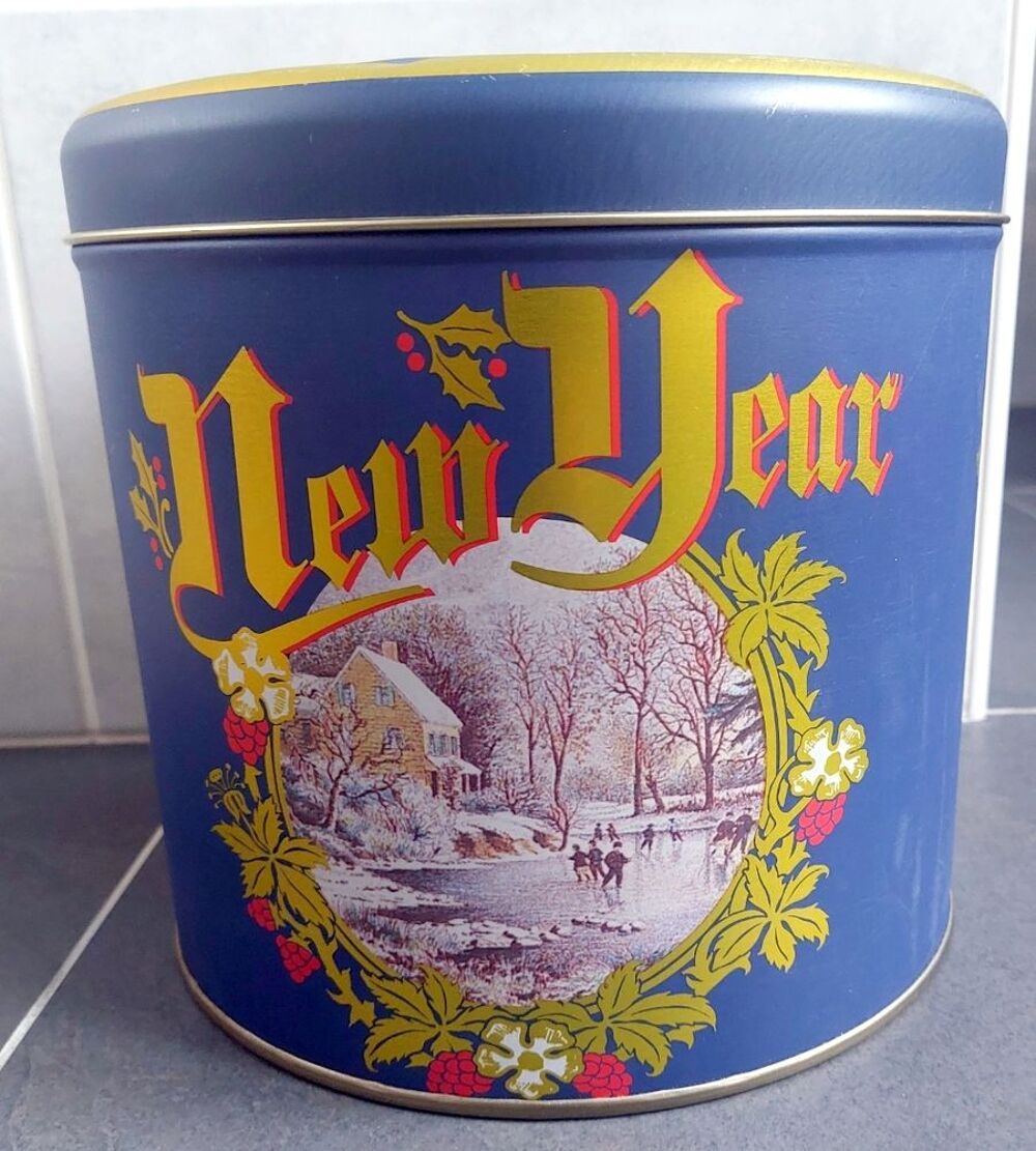 Bo&icirc;tes m&eacute;talliques d&eacute;cor&eacute;es pour conservation de biscuits Décoration