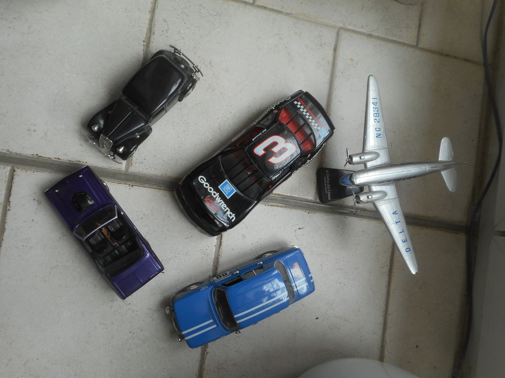 voiture miniature collection solido et burago faire prix 