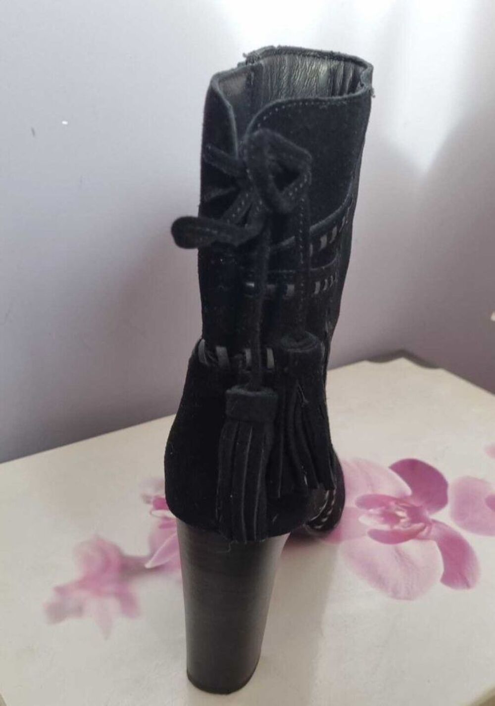 Tr&egrave;s jolies bottines cuir et daim P39 TBE Chaussures