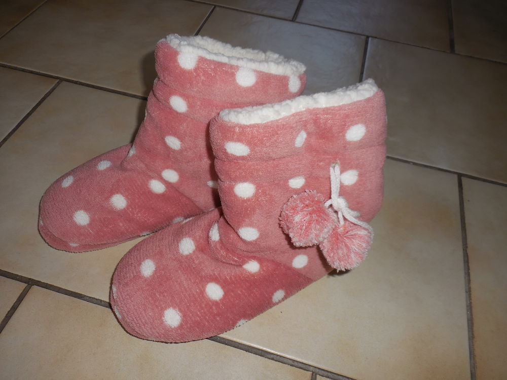 Chaussons femme T39 NEUFS Chaussures