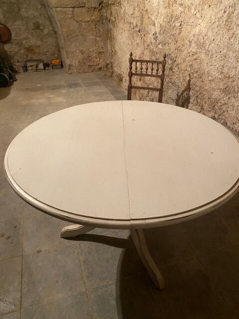 Table ronde pied central 0 Bziers (34)