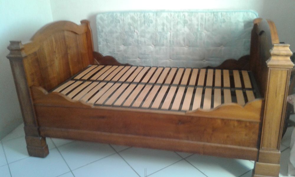 Lit ancien noyer blond 120 Meubles