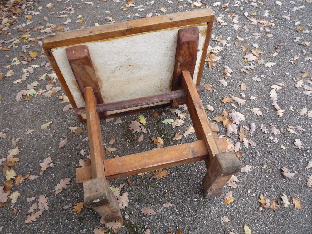 Table salon/jardin
63cm x58cm
h 58cm Meubles