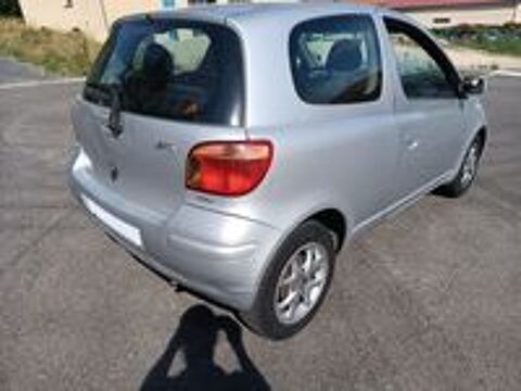Yaris 65 VVT-i Lin&eacute;a Terra 2004 occasion 42170 Chambles