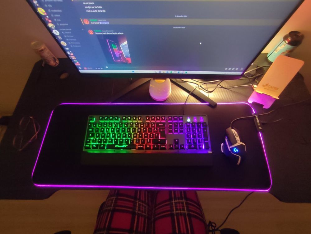 Tapis de Souris G&eacute;ant (Gaming/T&eacute;l&eacute;travail/Confort)
Matériel informatique