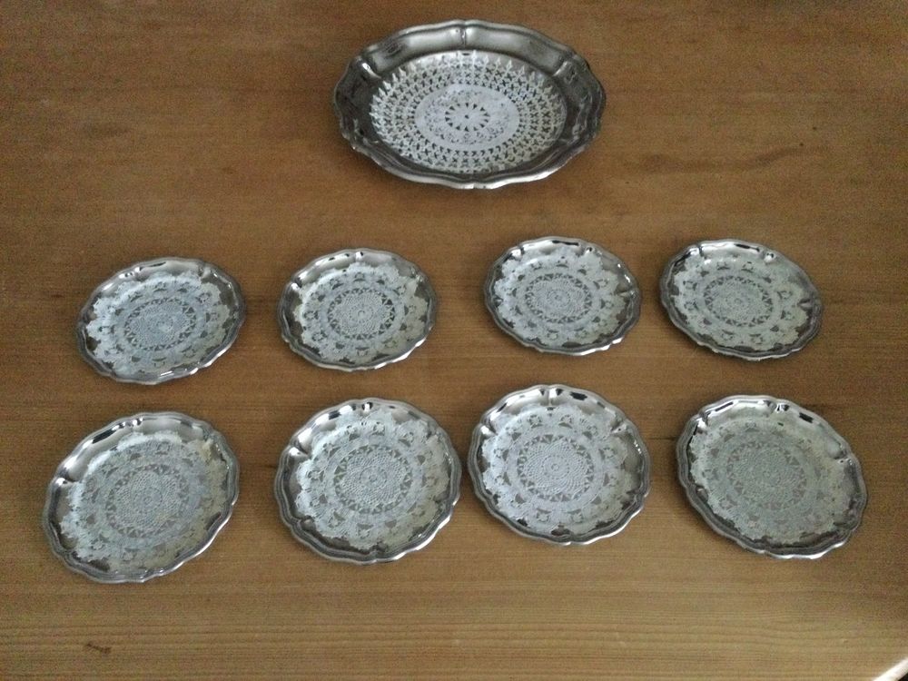Pr&eacute;sentoir plats et soucoupes Cuisine