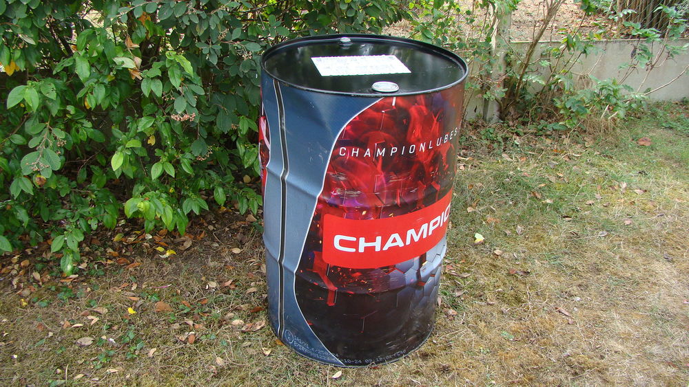 F&ucirc;t / bidon m&eacute;tallique Champion 205 litres
Bricolage