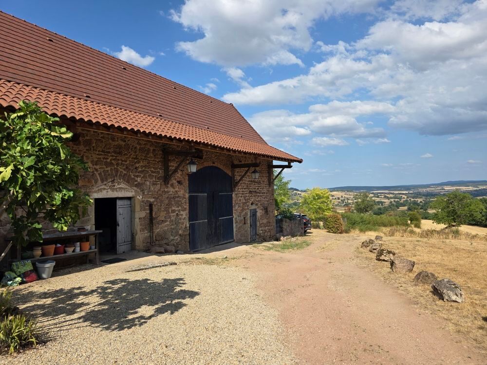 Vente Maison Environs Cluny. Maison de caractère. Belle situation isolée avec vue. Cluny