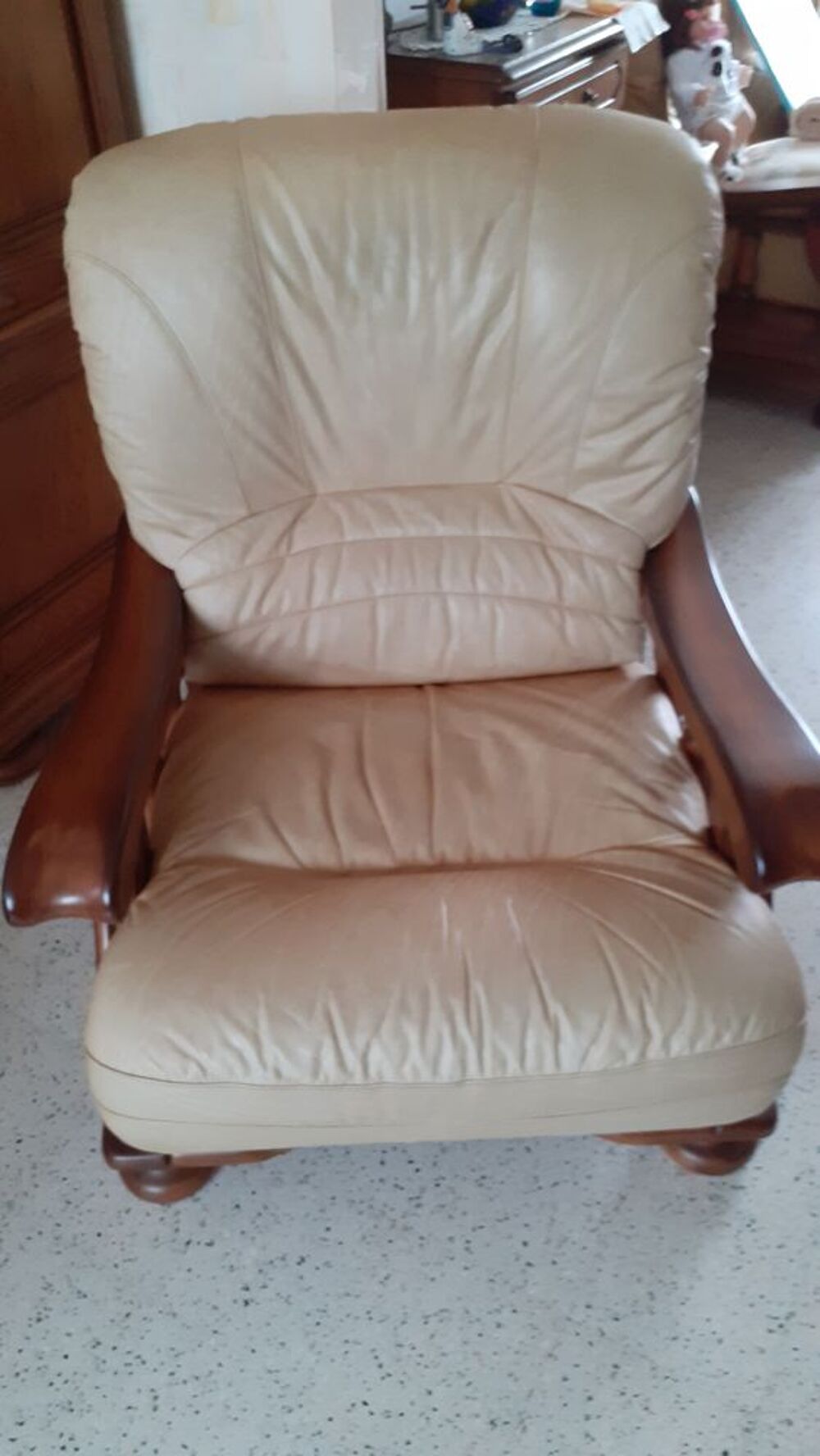 Canap&eacute; et fauteuil cuir Meubles