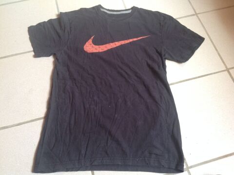 TEE SHIRT NIKE NOIR TAILLE M Envoi Possible
5 Trgunc (29)