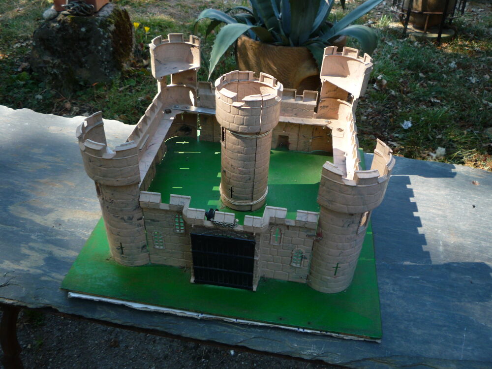 Maquette ch&acirc;teau fort 