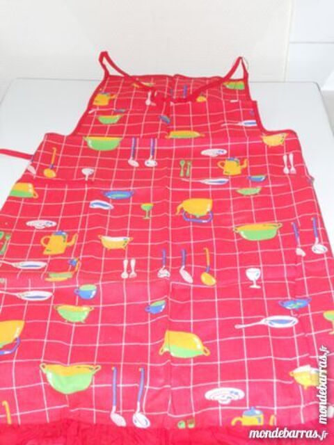 Tablier avec 2 maniques le tout neuf 7 Rennes (35)