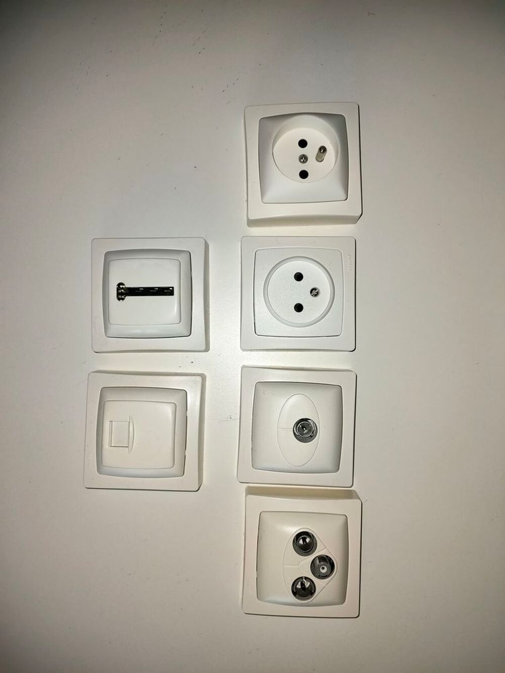 Mat&eacute;riel &eacute;lectricit&eacute; Legrand 
Bricolage
