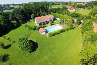  Villa � vendre 8 pi�ces 275 m� Saint-p�e-sur-nivelle