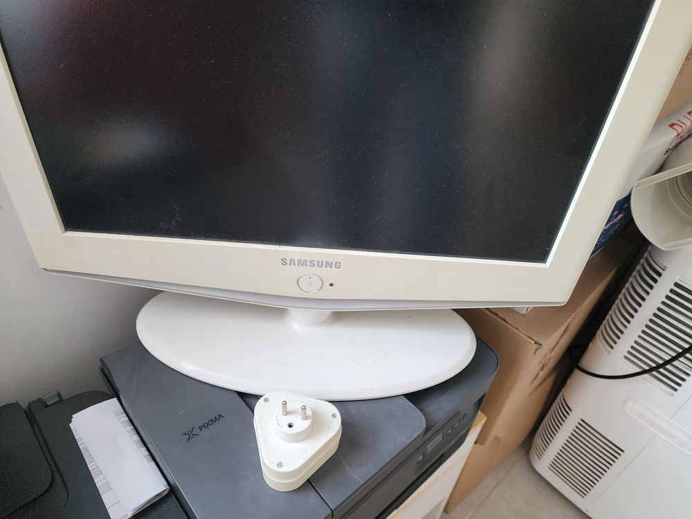 Imprimante ? et &eacute;cran faire offres pour les 3 Matériel informatique