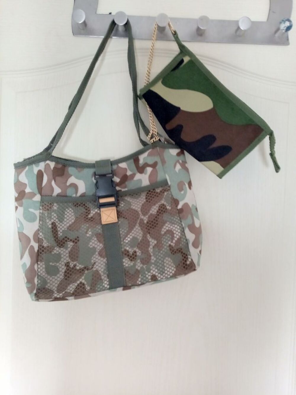 SAC CAMOUFLAGE MILITAIRE + SA POCHETTE PORTE MONNAIE Maroquinerie