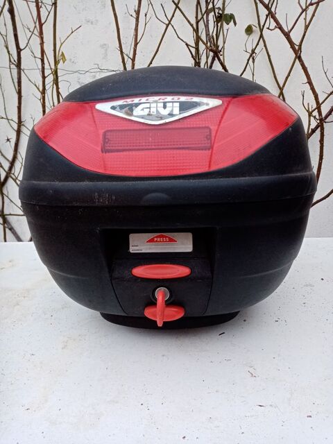 Pi&egrave;ces et &eacute;quipements Moto - Scooter - Quad Pi&egrave;ces et &eacute;quipements Moto - Scooter - Quad  occasion Les Achards 85150