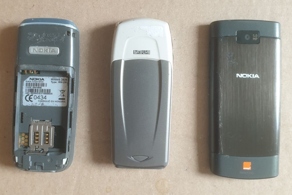 Lot tablettes pour pi&egrave;ces 12 Téléphones et tablettes