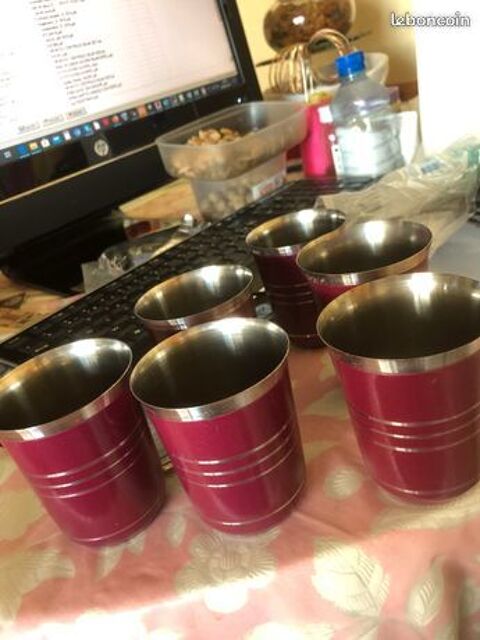 Tasses à l'eau indienne 25 Ivry-sur-Seine (94)