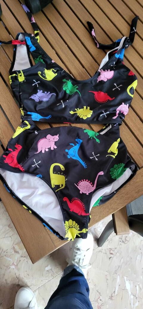 Maillot de bain 1 pice  enfant fille ado femme  dinosaures 4 Avesnes-sur-Helpe (59)