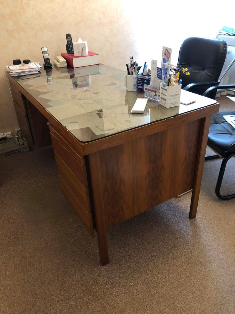Bureau plaqu&eacute; ronce de noyer Meubles