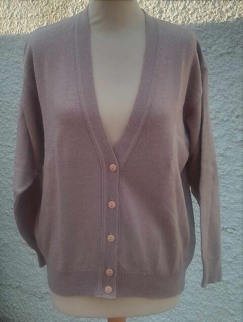 Cardigan Beige Ros Col V en Taille 46/48 - Modle Vintage 4 La Fert-Alais (91)