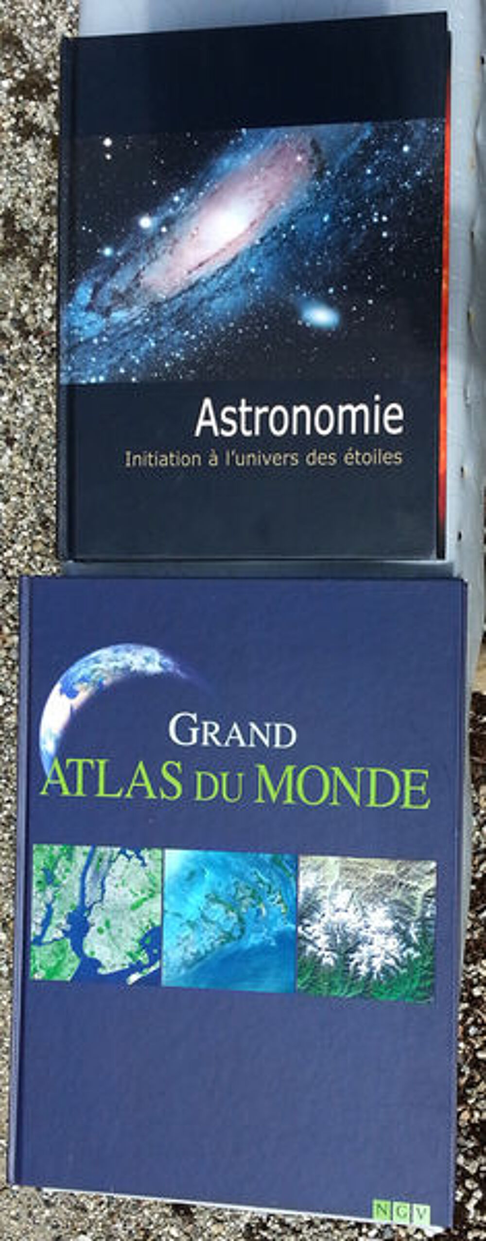L'univers expliqu&eacute; en beaut&eacute; livres et cartes postales Photos/Video/TV